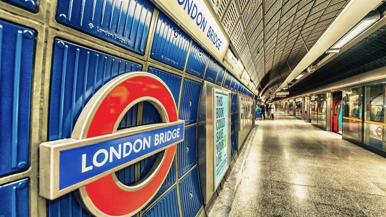 Londra’da Metro Sistemi Nasıl Kullanılır? | 2025’Te En Güncel Oyster Card Rehberi